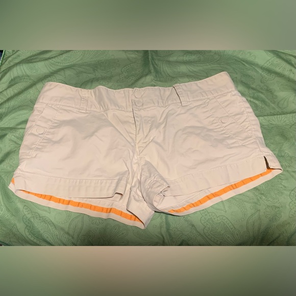 American Eagle khaki shorts size 6 - Picture 1 of 3